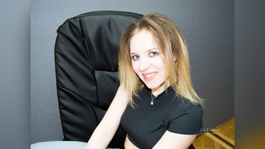 19yo petite big tits - XXX Dessert - Picture 2