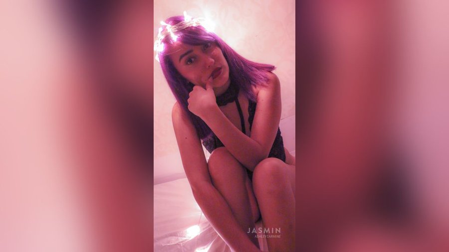 Tiny tits 18yo webcam - XXX Dessert - Picture 2