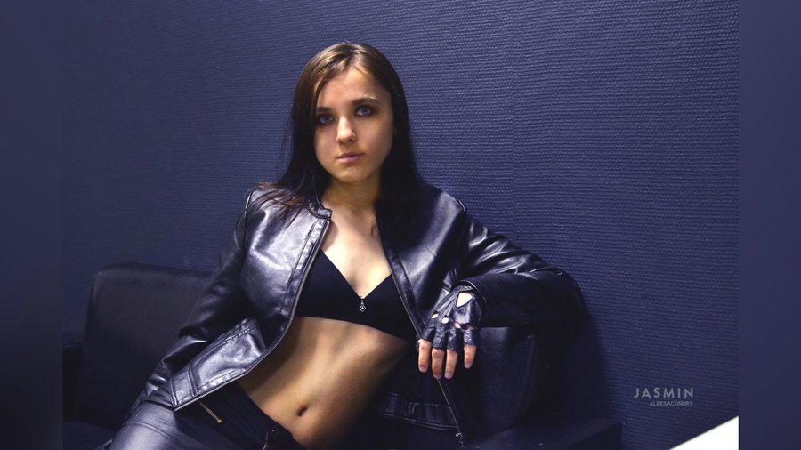 18yo teen girl webcam - XXX Dessert - Picture 1