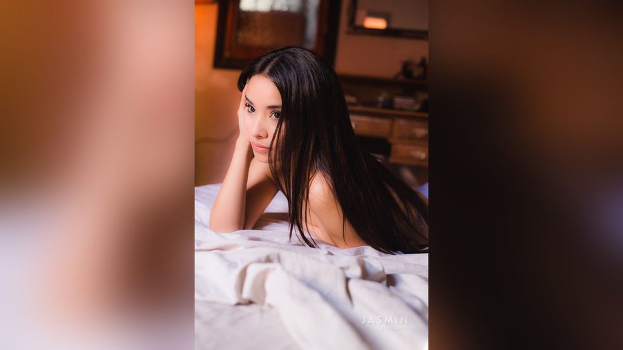 Tiny tits camgirl squirt - XXX Dessert - Picture 1