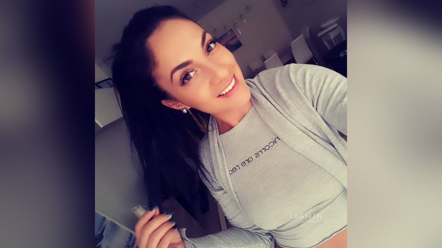 Webcam spanish squirt - XXX Dessert - Picture 1