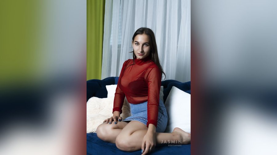 18yo dildo squirt - XXX Dessert - Picture 2