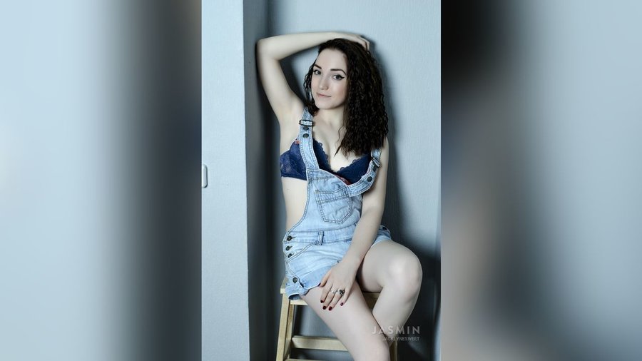 19yo dildo squirt - XXX Dessert - Picture 4