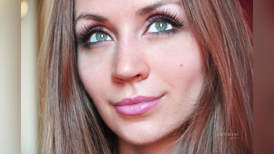 Bisexual green eyes girl - XXX Dessert - Picture 3