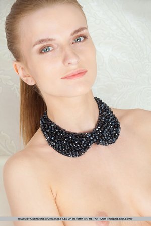 Stripping pussy close up teen - XXX Dessert - Picture 18