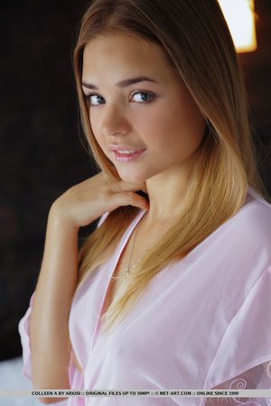 Blonde tiny tits - Picture 2