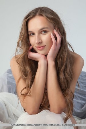 European naked babe - Picture 17