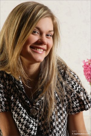 Vixen round ass blonde