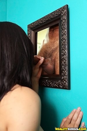 Latina cash big tits - Picture 4