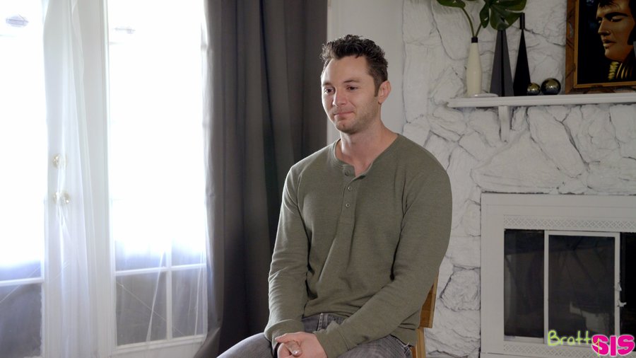 Small tits vagina gape - XXX Dessert - Picture 1