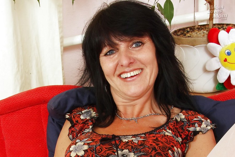 Elder lesbian stockings - XXX Dessert - Picture 11