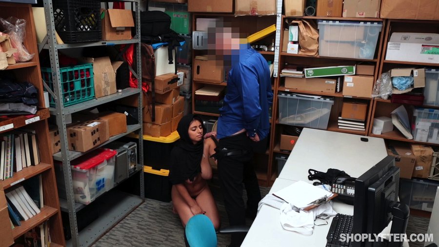 Arabic girl does disgusting things with sto - XXX Dessert - Picture 8