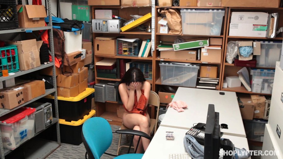 Latina thief punished with a hard fuck at t - XXX Dessert - Picture 4