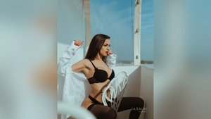 Athletic camgirl