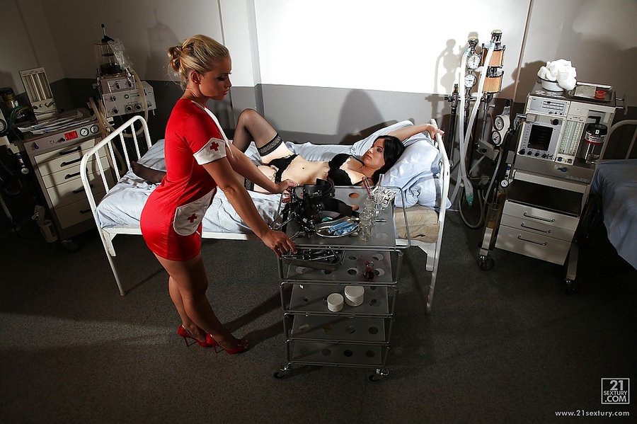 Czech little doctor - XXX Dessert - Picture 1