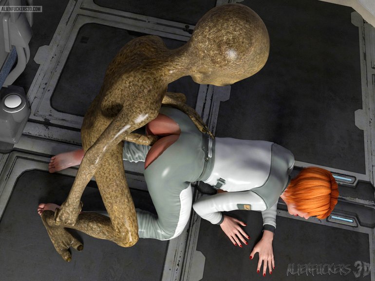 Redhead’s starship shag with a menacing alien - Picture 3