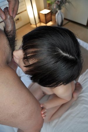 Asian dark haired mom creampie