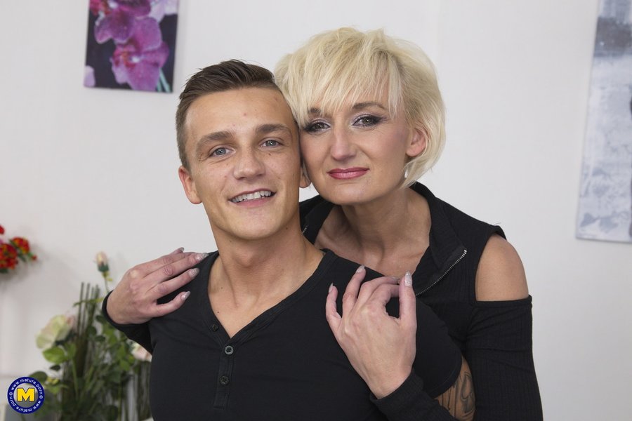 Tiny tits mature stockings fuck - XXX Dessert - Picture 5