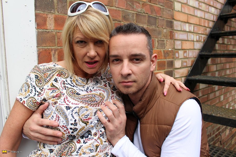 British milf young lover - XXX Dessert - Picture 2