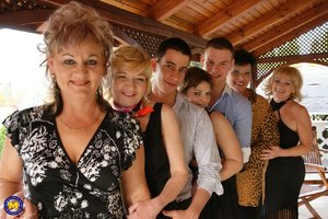 Mature group sex - Picture 1