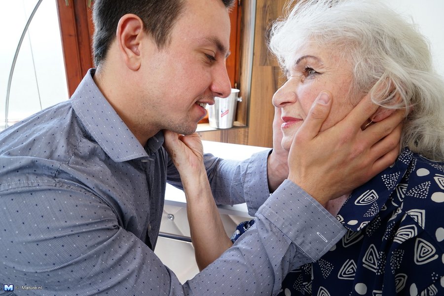 Horny sexy granny - XXX Dessert - Picture 6