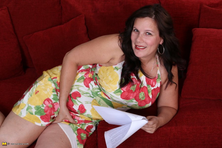 Plump british housewife - XXX Dessert - Picture 8