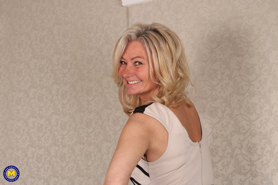 British natural pussy - XXX Dessert - Picture 2