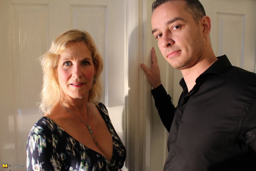British young hot neighbor milf - XXX Dessert - Picture 1