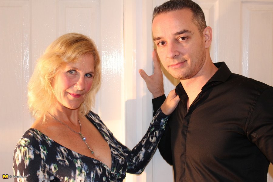 British young hot neighbor milf - XXX Dessert - Picture 4