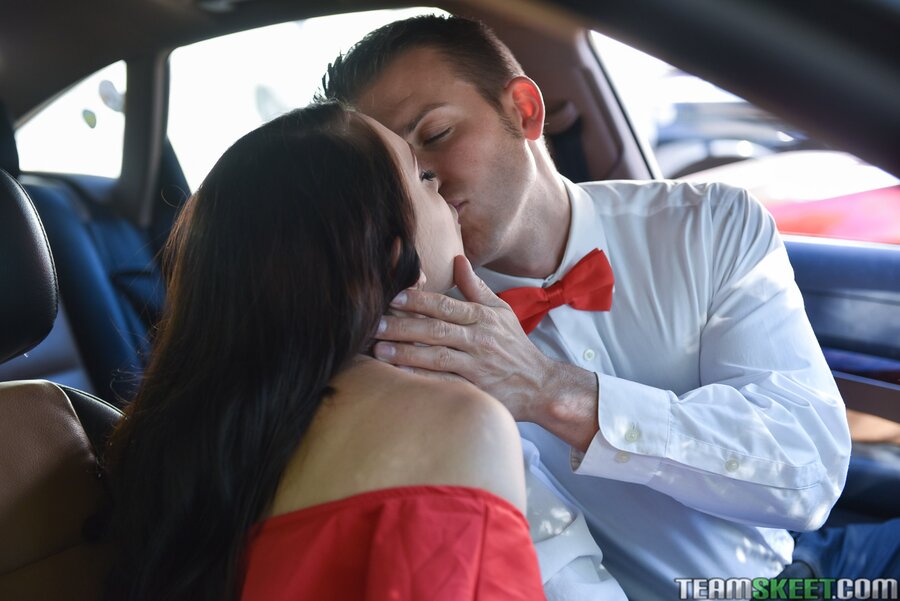 Teen glams up for date night and gets ass f - XXX Dessert - Picture 2