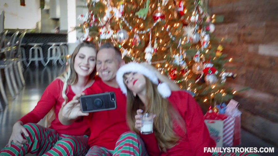 Cock diesel dude performs morning Christmas - XXX Dessert - Picture 1