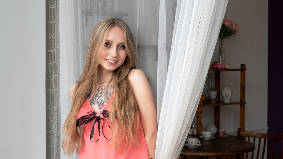 19yo petite - XXXonXXX - Pic 3