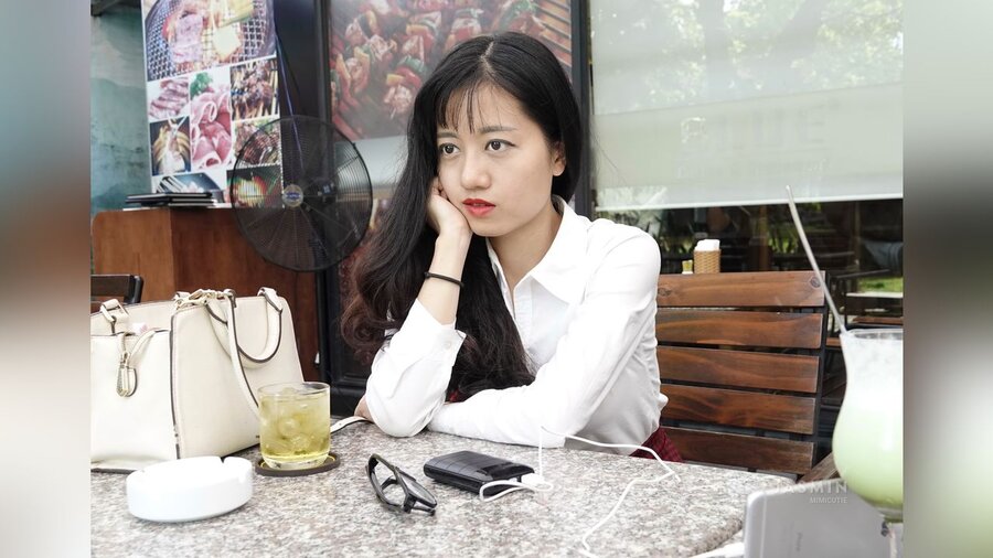 Asian brown eyes girl - XXXonXXX - Pic 1