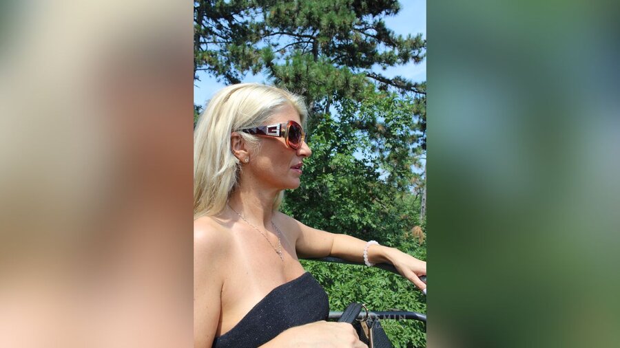 Hungarian mature striptease - XXXonXXX - Pic 4
