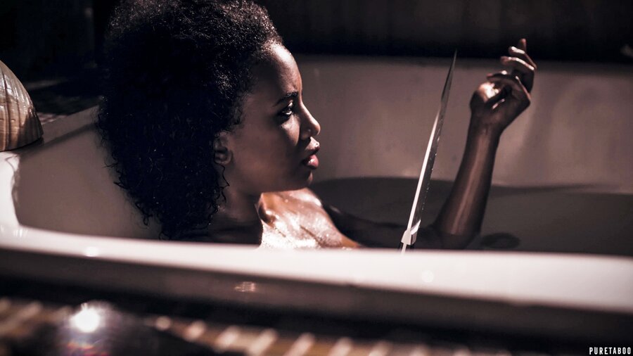 Beautiful blonde and ebony models enjoy les - XXX Dessert - Picture 9