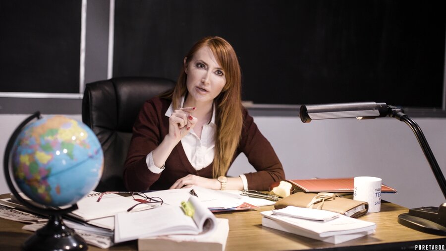 MILF and stepdaughter's threeway with sexy  - XXX Dessert - Picture 2