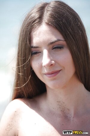 Tiny british - XXXonXXX - Pic 14