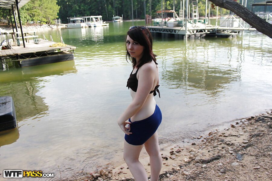 Naughty sexy brunette - XXXonXXX - Pic 2