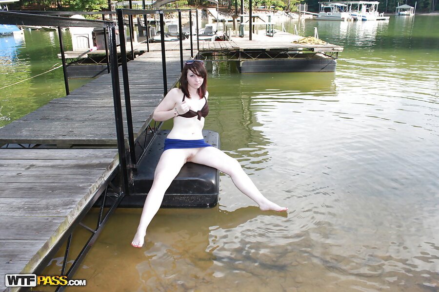 Naughty sexy brunette - XXXonXXX - Pic 4