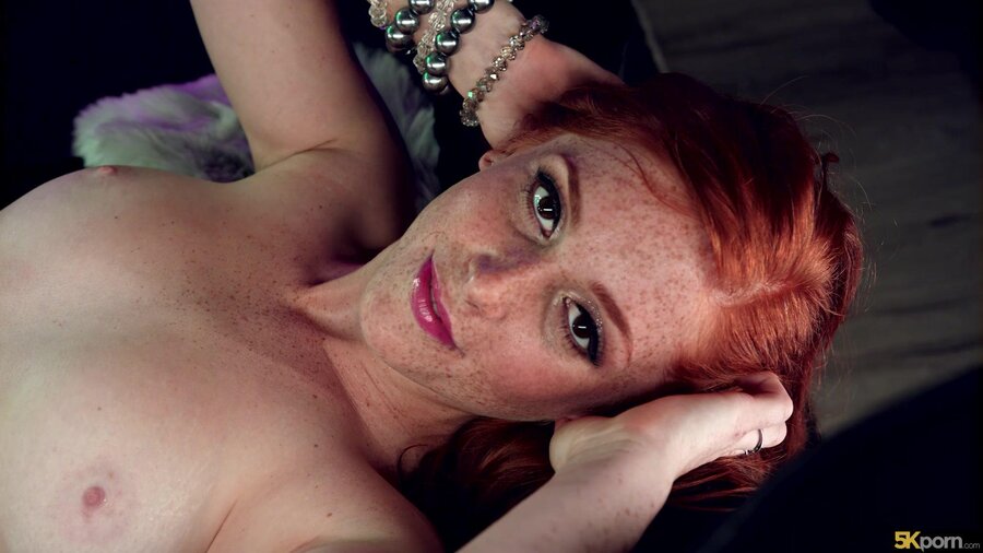 Freckled bitch luxurious bed bang - XXX Dessert - Picture 1