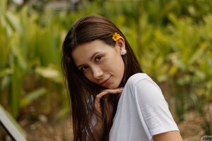 Small teen girl's sexy solo pics