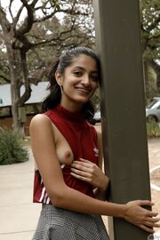 Nackt indische girls Wild Teen