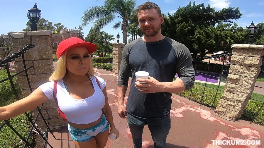 Curvaceous gal out in public before a priva - XXX Dessert - Picture 3