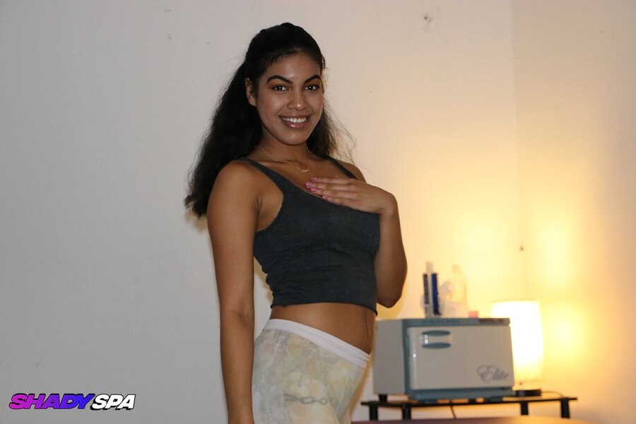 Busty oil massage - XXX Dessert - Picture 2