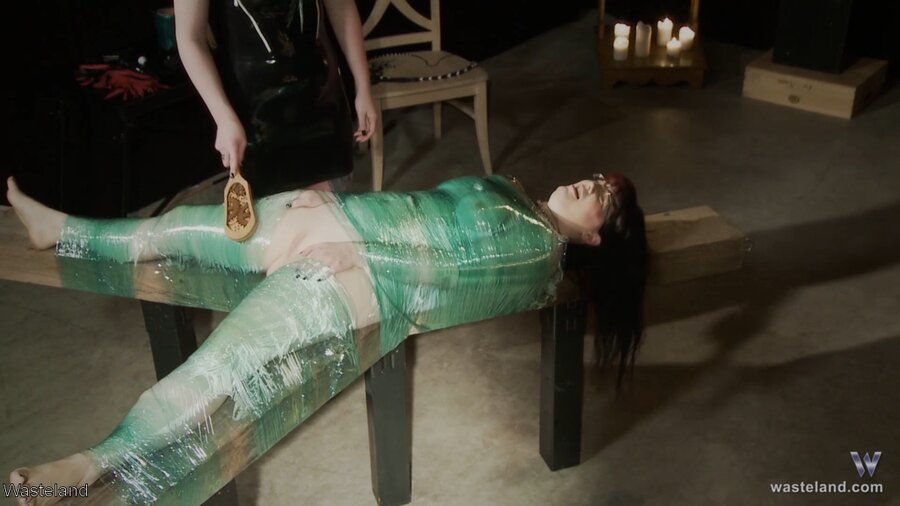 Hot american brunette bdsm - XXX Dessert - Picture 3