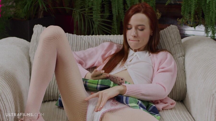 Petite redhead teenager showing young pussy - XXX Dessert - Picture 2