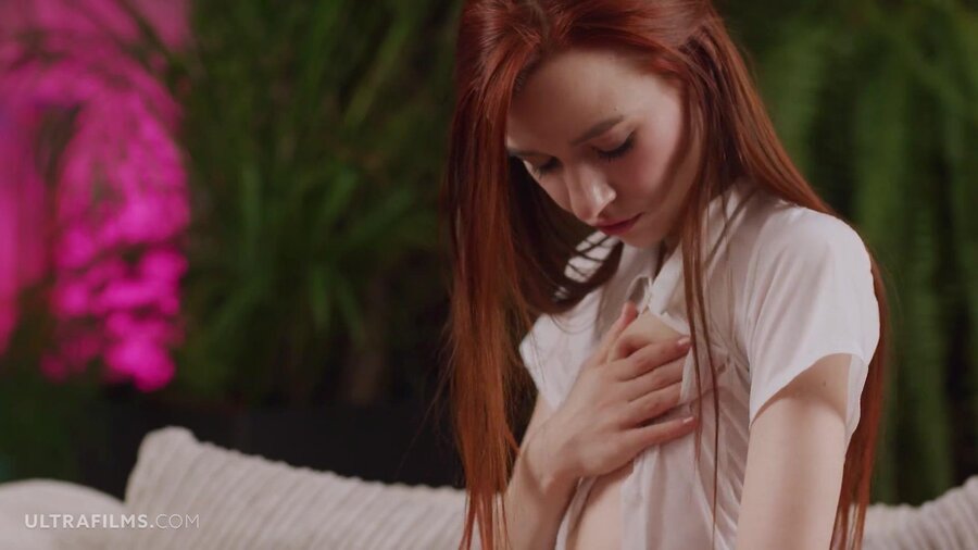 Petite redhead teenager showing young pussy - XXX Dessert - Picture 10