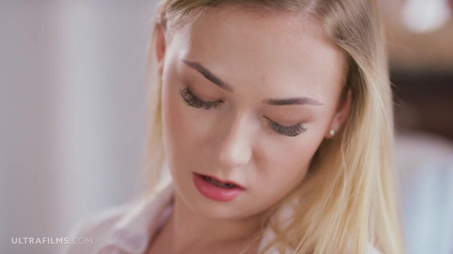 Long haired czech teen showing wet pussy - XXX Dessert - Picture 3