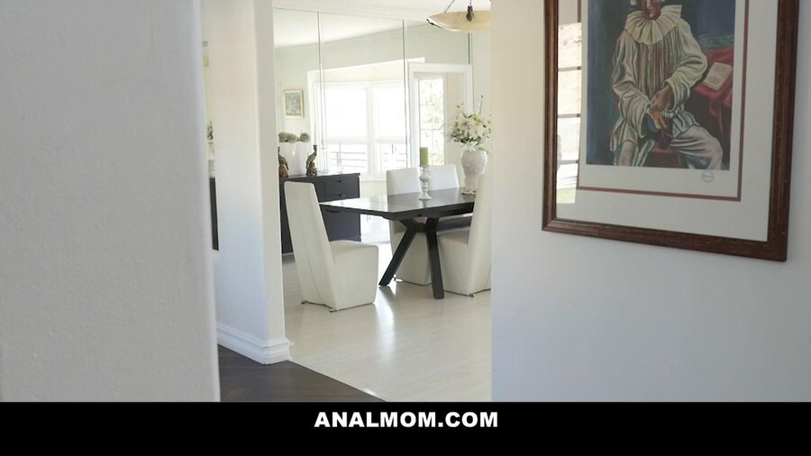 Boy gives stepmom the ass bang she craved - XXX Dessert - Picture 1