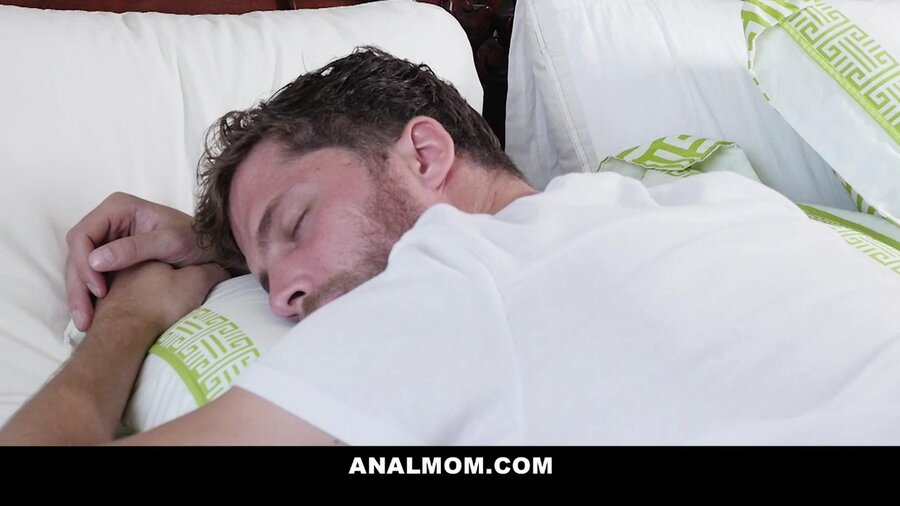 Horny MILF looks to stepson for help - XXX Dessert - Picture 4